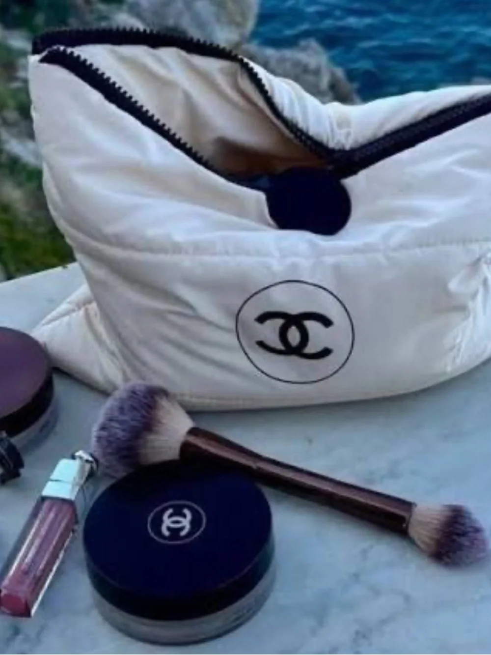 CHANEL Oversized Puffer Makeup Cosmetic Pouch/ IPAD Etc. Case — New! 🖤🤍